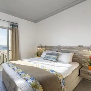 Caldera's Dolphin Suites